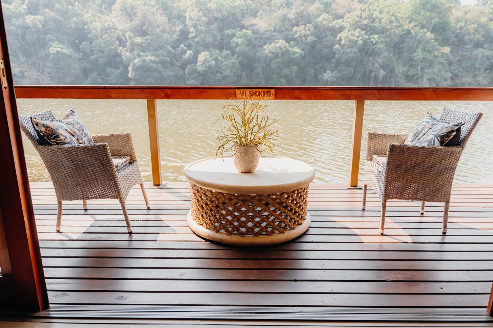 Bambuu Lakeside Lodge Hazyview Extérieur photo